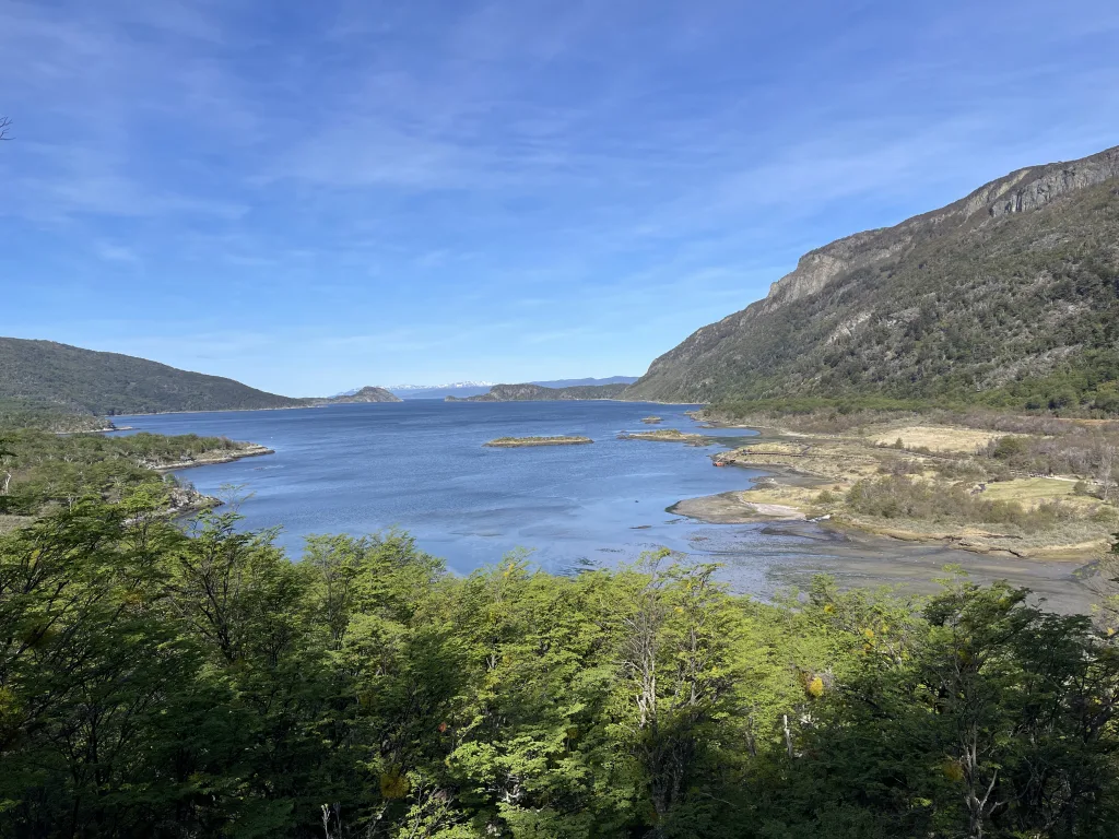 Blick vom Wanderweg auf Bahia Lapataia